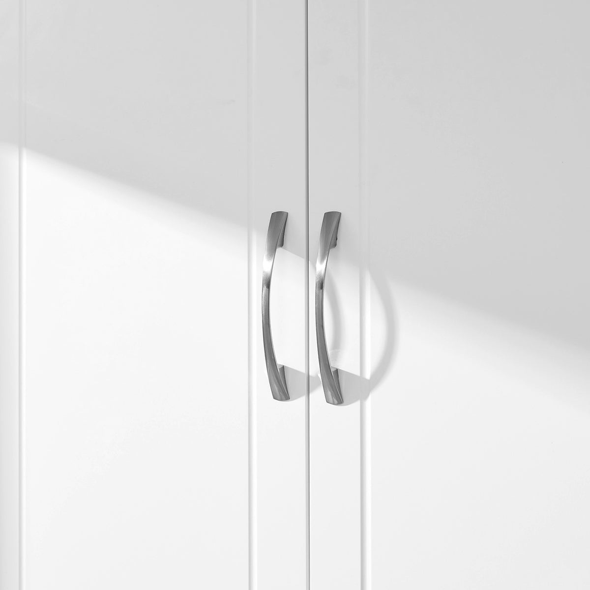 Hangkast voor de Badkamer met 2 Deuren – 2 Verstelbare Planken – Magneetsluiting – 60 x 18 x 60 cm
