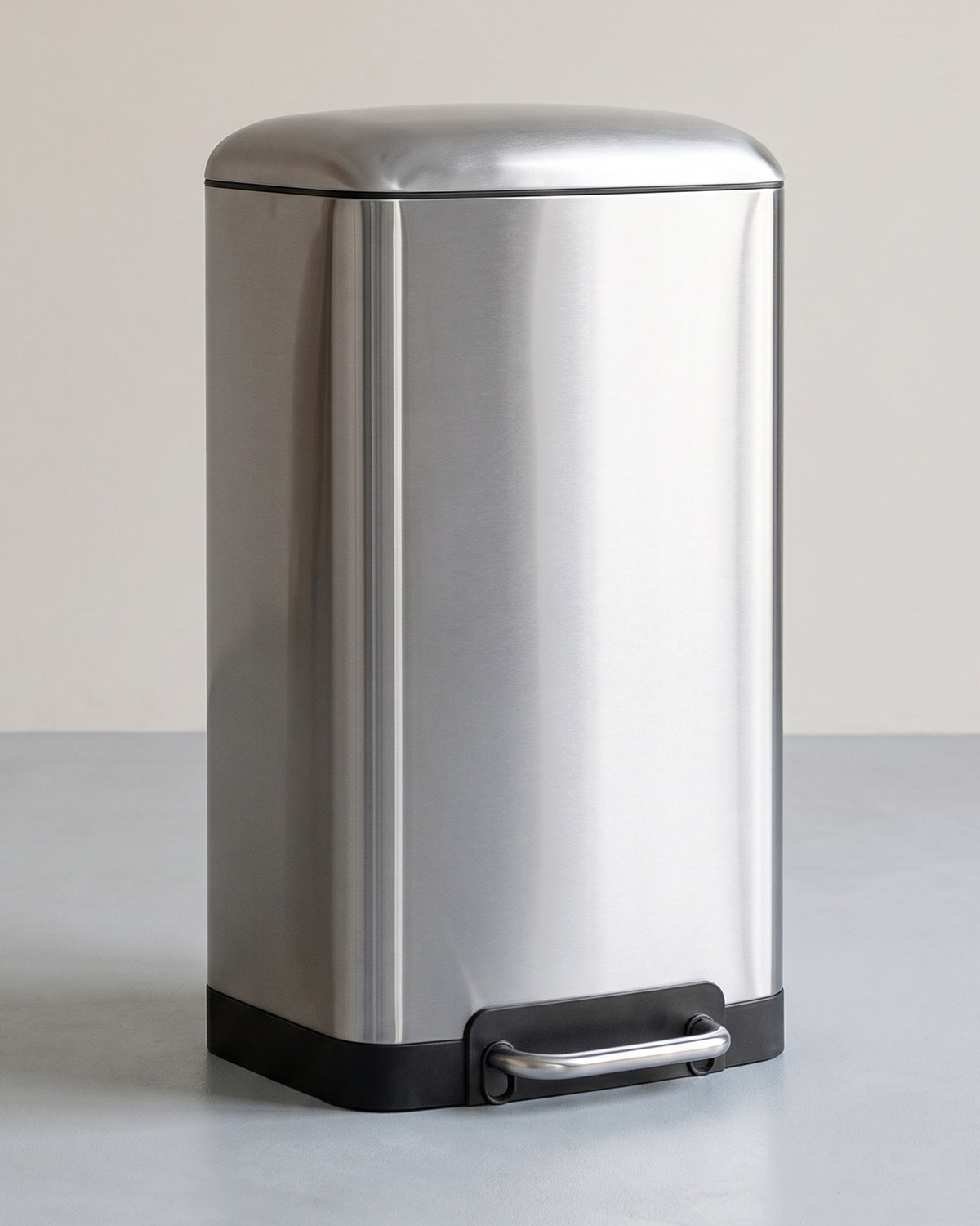 Pedaalemmer 30 Liter – Prullenbak met Softclose-deksel – Uitneembare Binnenemmer – 34 x 25 x 61,5 cm