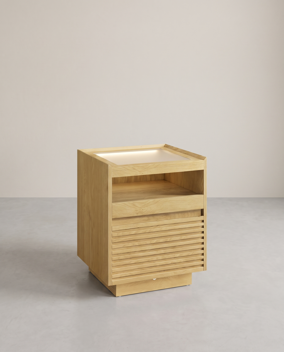 Nachtkastje met LED-verlichting, lade en uitschuifbare plank in naturel eiken