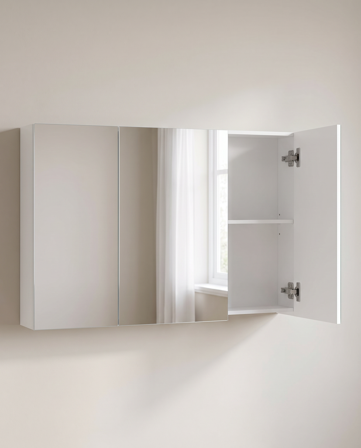 Spiegelkast met 3 Spiegeldeuren – Badkamerkast Zonder Grepen – 5 Vakken & Verstelbare Planken – Wit