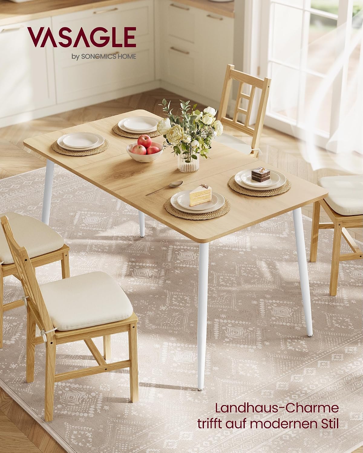 Eettafel eiken met witte poten in keuken