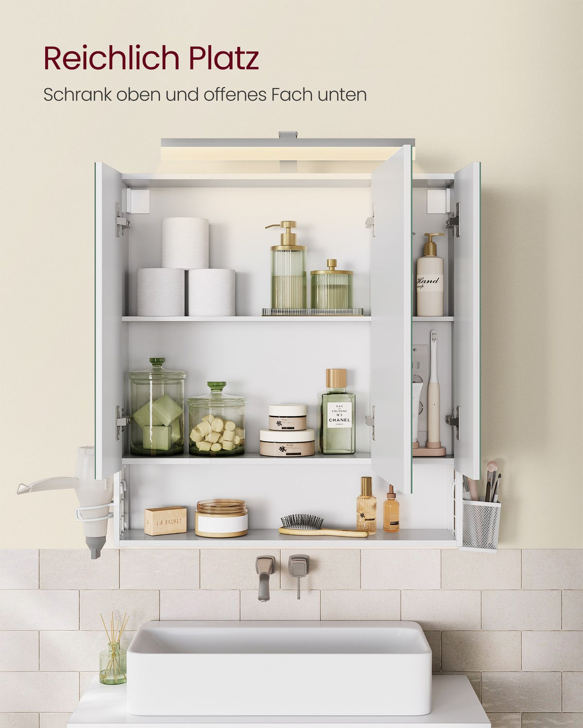 Spiegelkast met LED-Verlichting en Stopcontacten – 3 Spiegeldeuren – Föhnhouder & Opbergmandje