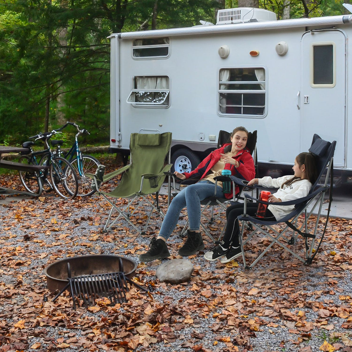 Campingstoel met Hoofdsteun en Bekerhouders – Inklapbaar met Armleuningen – Tot 150 kg – Zwart