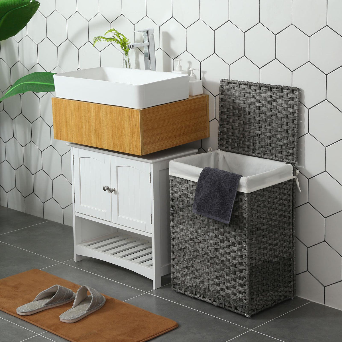 Wasmand van Handgevlochten Kunststof Rotan – Met Deksel en Uitneembare Waszak – 90 of 160 Liter