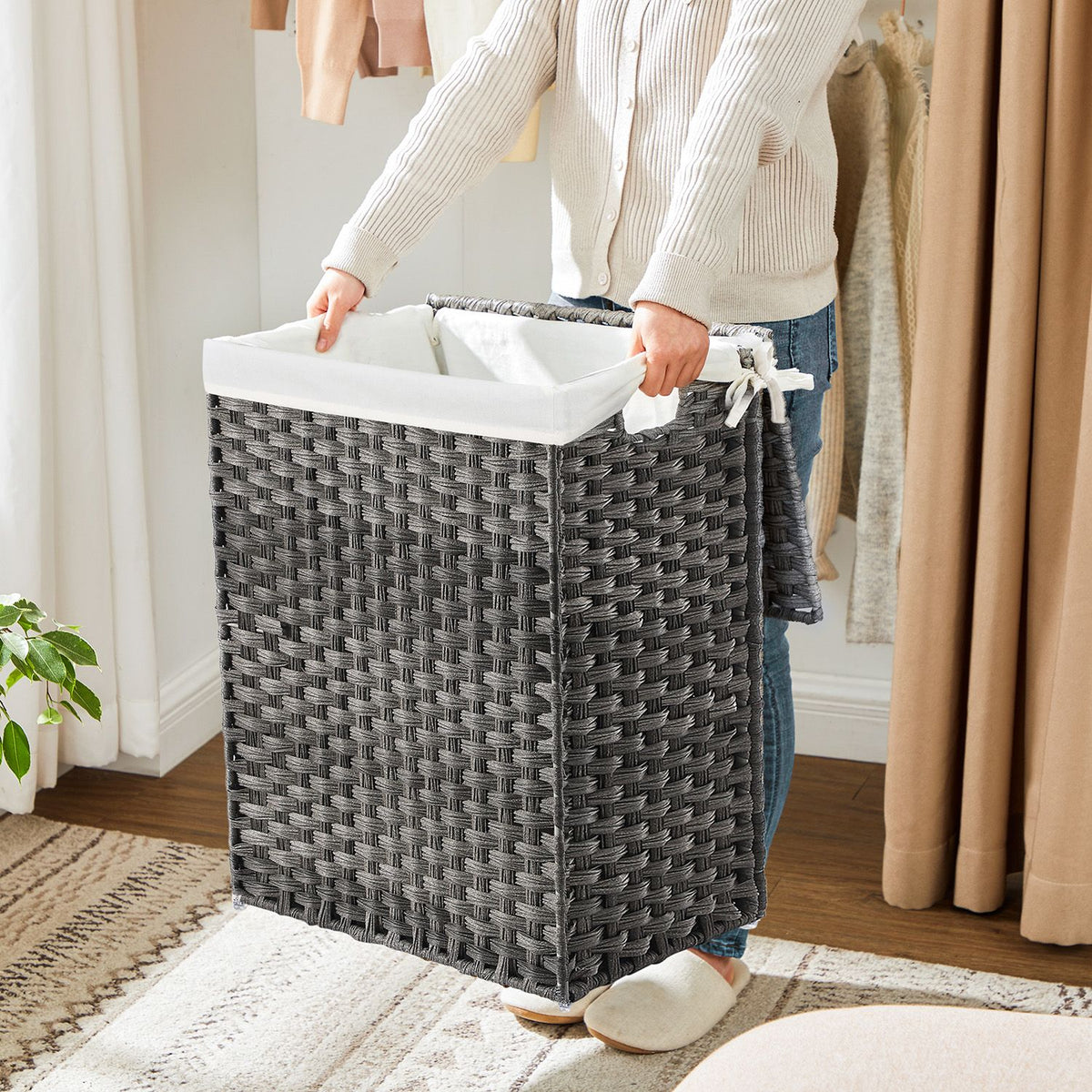 Wasmand van Handgevlochten Kunststof Rotan – Met Deksel en Uitneembare Waszak – 90 of 160 Liter