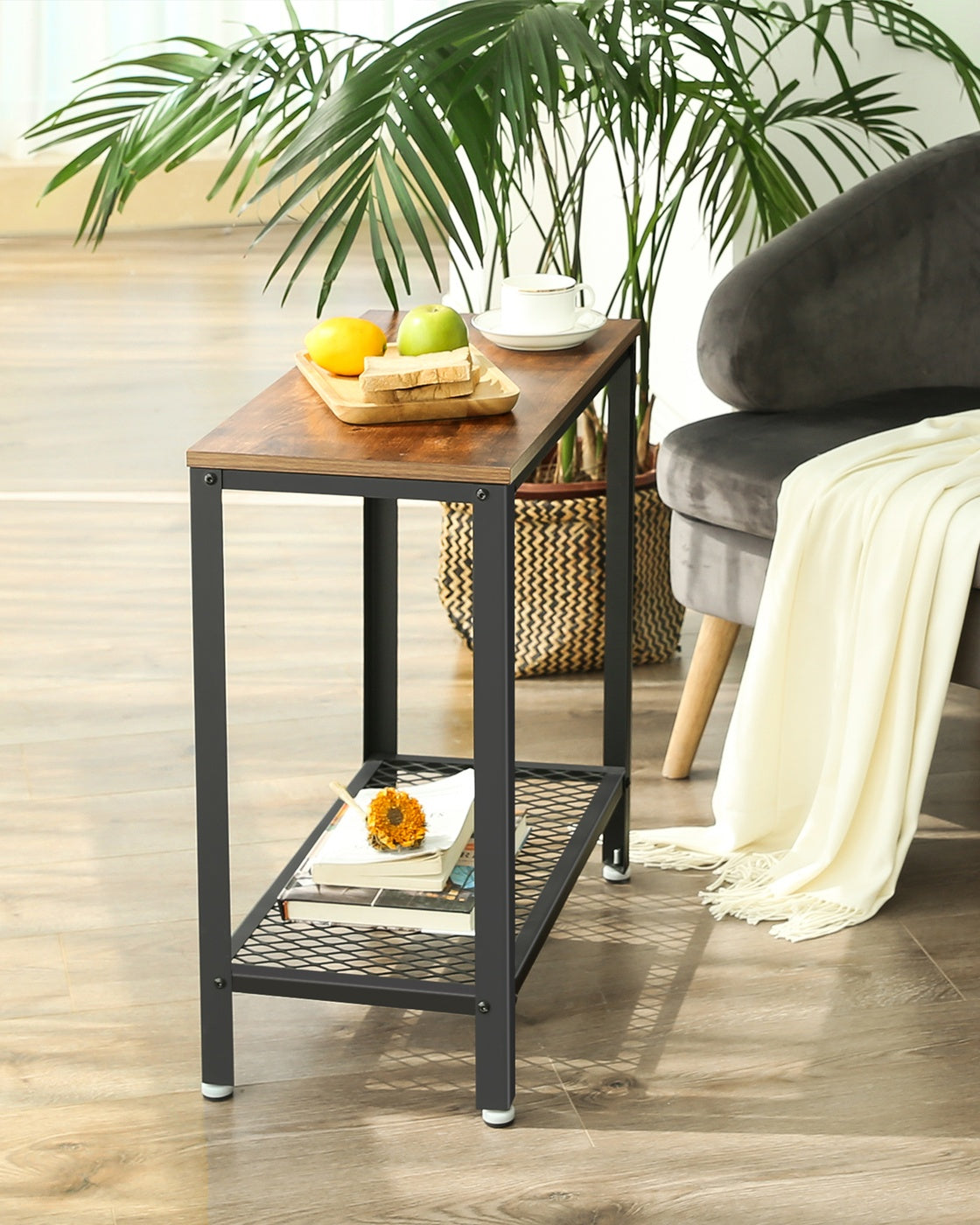 Bijzettafel Industrieel – Smal Banktafeltje met Gaasplank – Stalen Frame – 60 x 30 x 60 cm