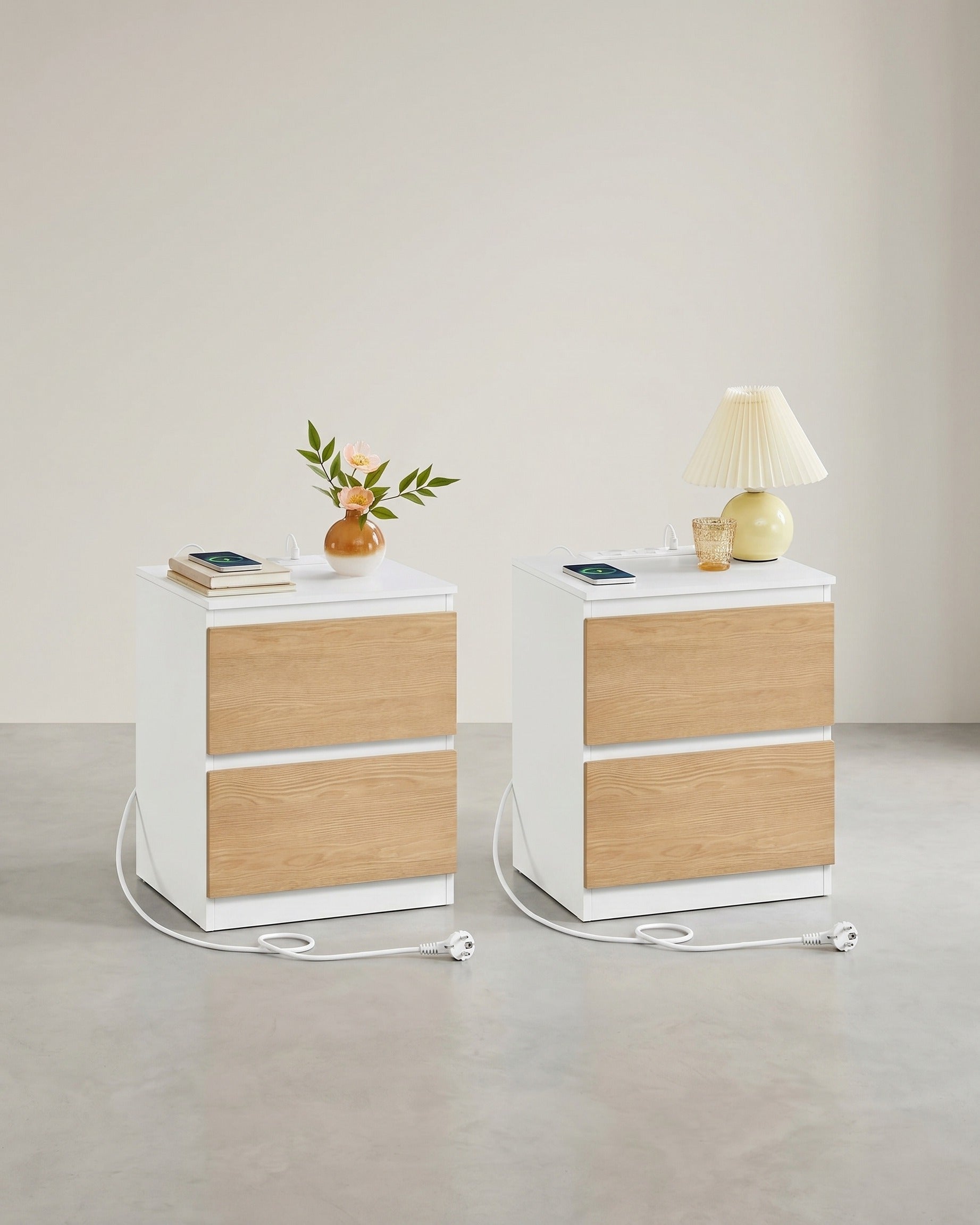 Nachtkastje met Stopcontact & USB – 2 Lades – Wit – Bijzettafel met Oplaadstation – Los of Set van 2