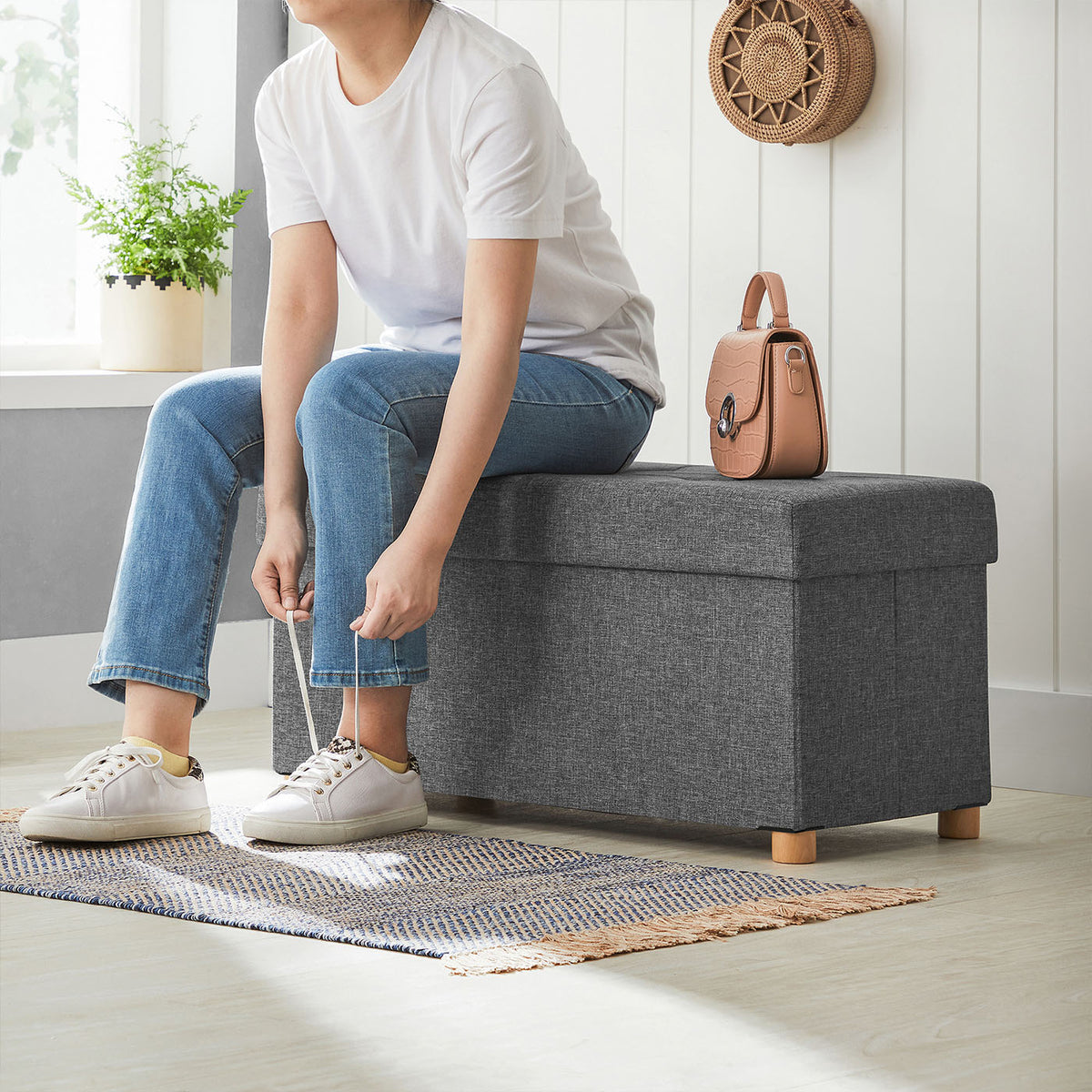 Opbergbank met Houten Pootjes – Opvouwbare Hocker in Linnenlook – Tot 300 kg – 76 of 110 cm