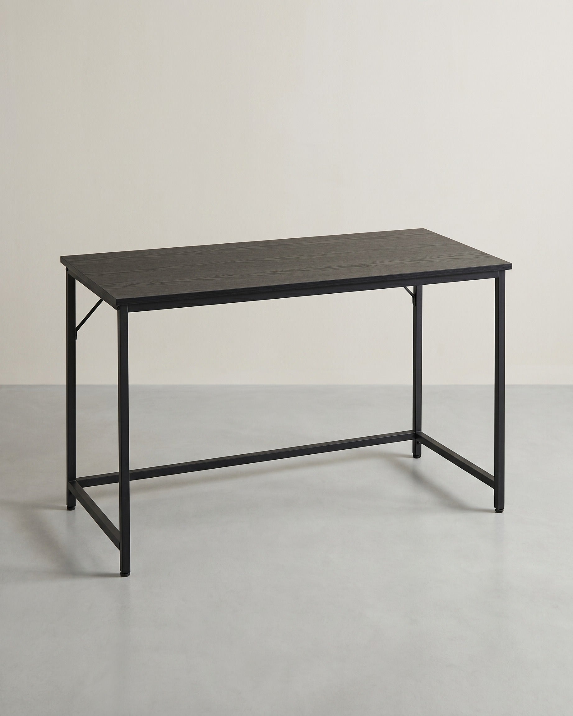 Bureau Industrieel – Houtlook met Zwart Stalen Frame – Computerbureau tot 50 kg
