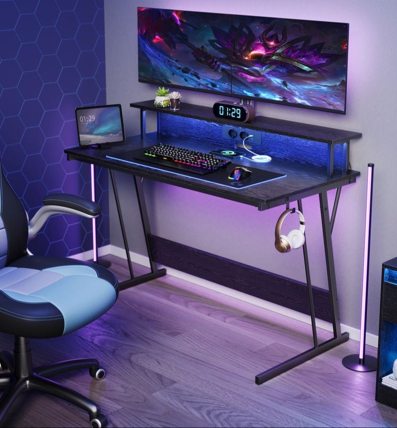 Gamebureau met LED - Gaming Tafel met Stopcontact en USB - aansluiting - De Vries Meubels